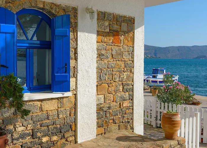 Eleftheria Sea Side Traditional House